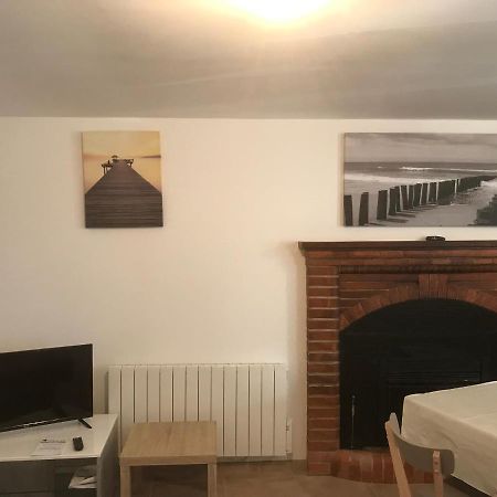 Hebergements Situes A 6 Kms Du Mont Saint Michel Tanis 외부 사진