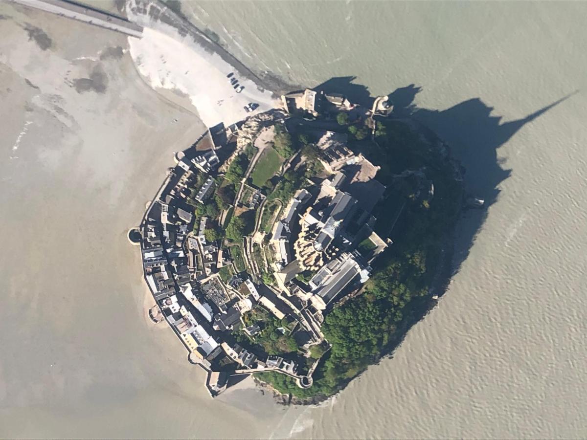 Hebergements Situes A 6 Kms Du Mont Saint Michel Tanis 외부 사진